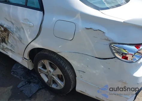 2011 Toyota Corolla S из США, поврежденный, VIN 2T1BU4EE5BC633143